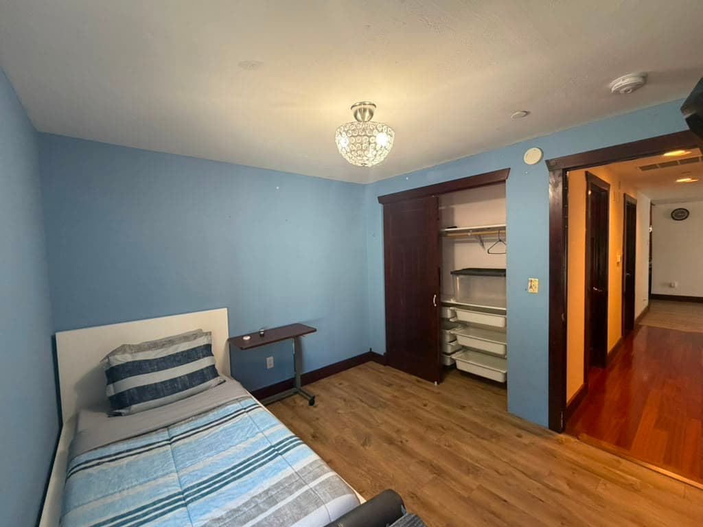 Resident bedroom at Victory Gardens 2